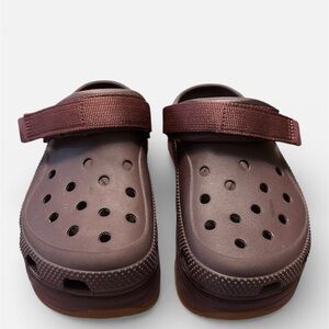 HIKER XSCAPE CLOG IN DARK CHERRY